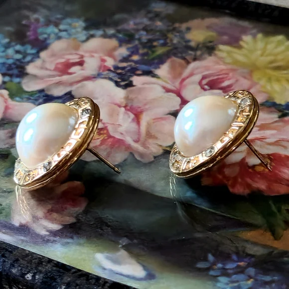 Givenchy Vintage 1980s Paris New York Faux Pearl Logo Earings - Picture 9 of 14